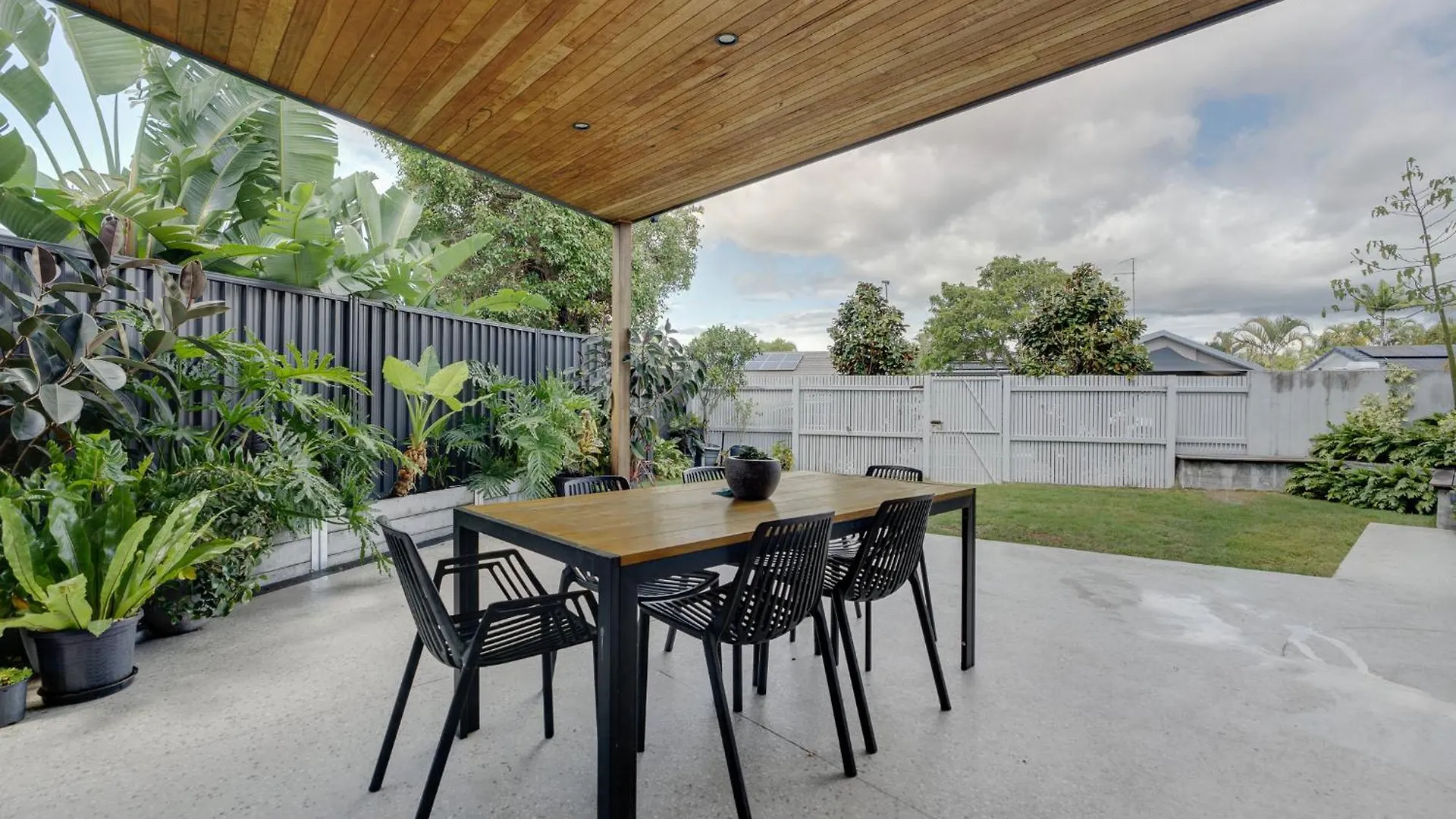 Chic 3Br In Gold Coast Steps From The Beach 0*,  Australia